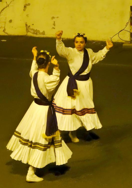 Petites danseuses du Pays Basque